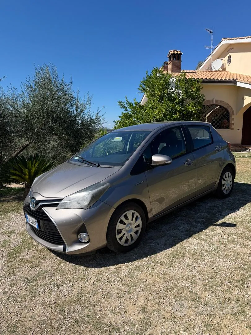 Toyota Yaris 2015 photo 3