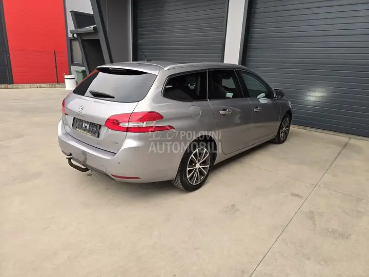 Peugeot 308 2015 photo 5