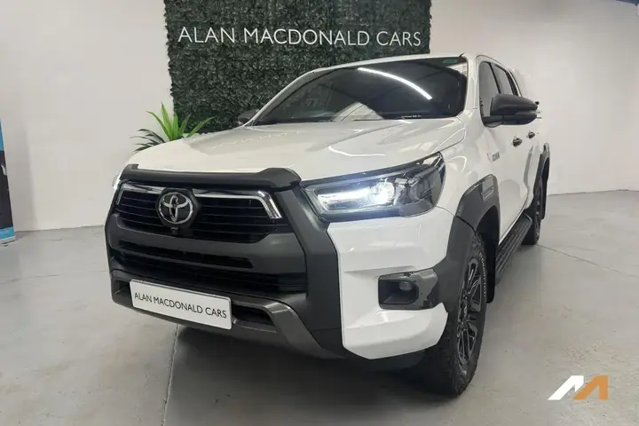 Toyota Hilux 2023 photo 4
