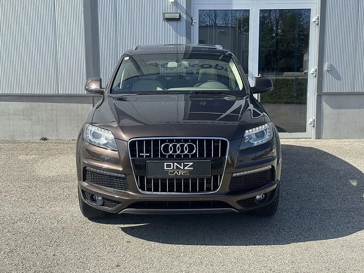 Audi Q7 2011 photo 2