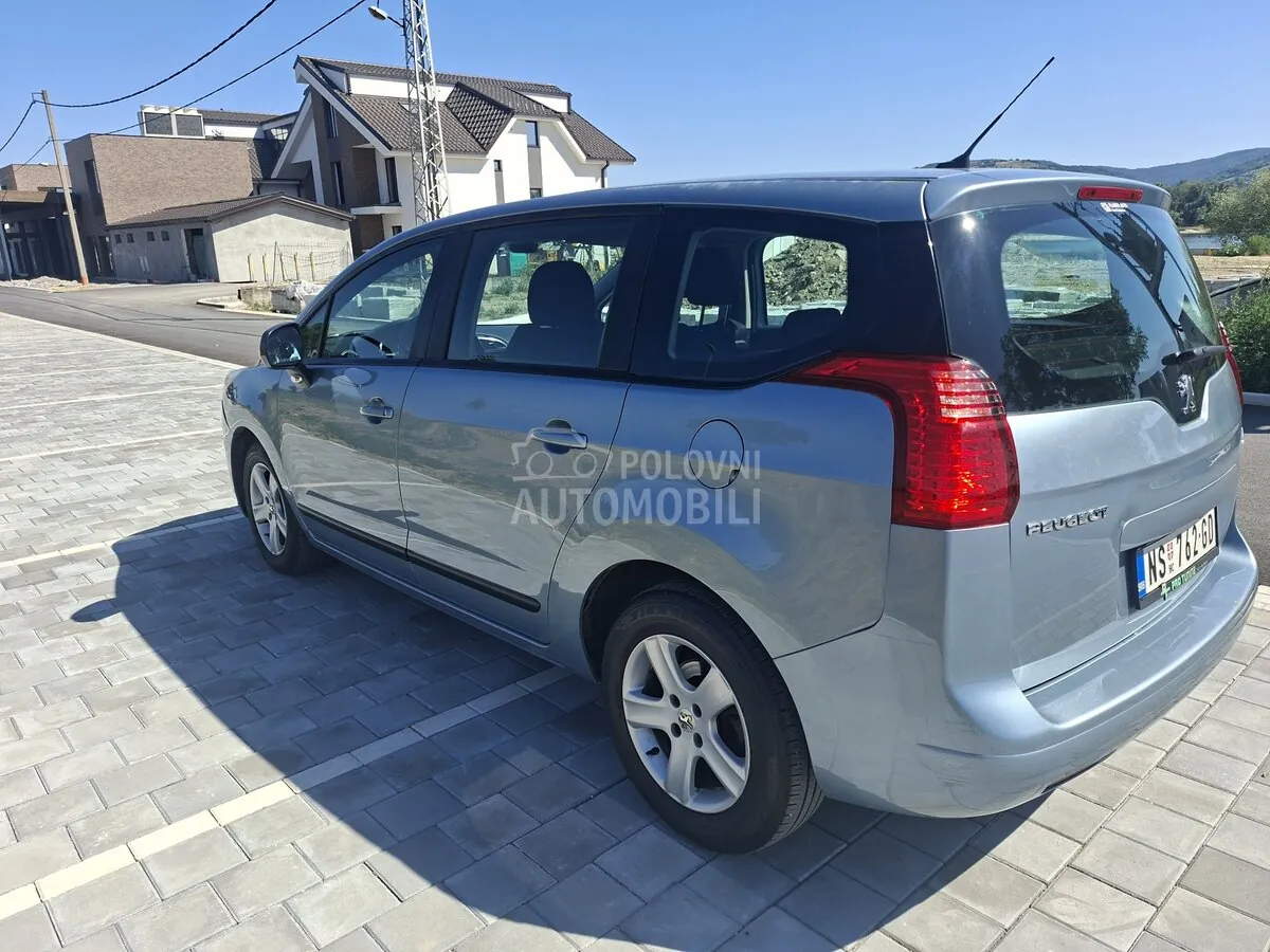 Peugeot 5008 2010 photo 5