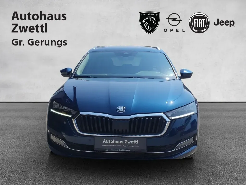 Skoda Octavia 2021 photo 2