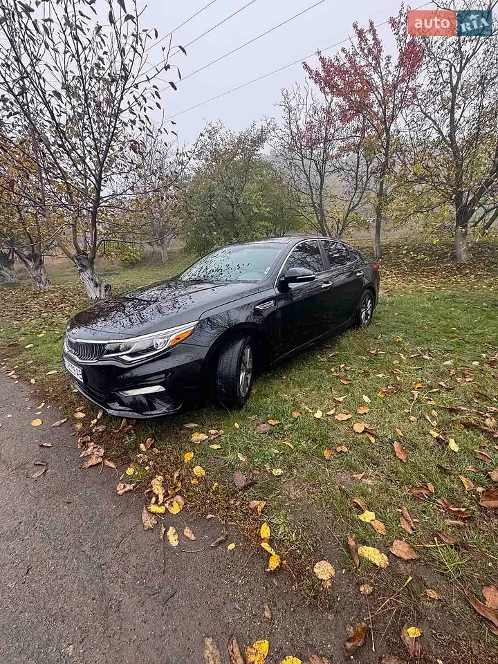 Kia Optima 2019 photo 2