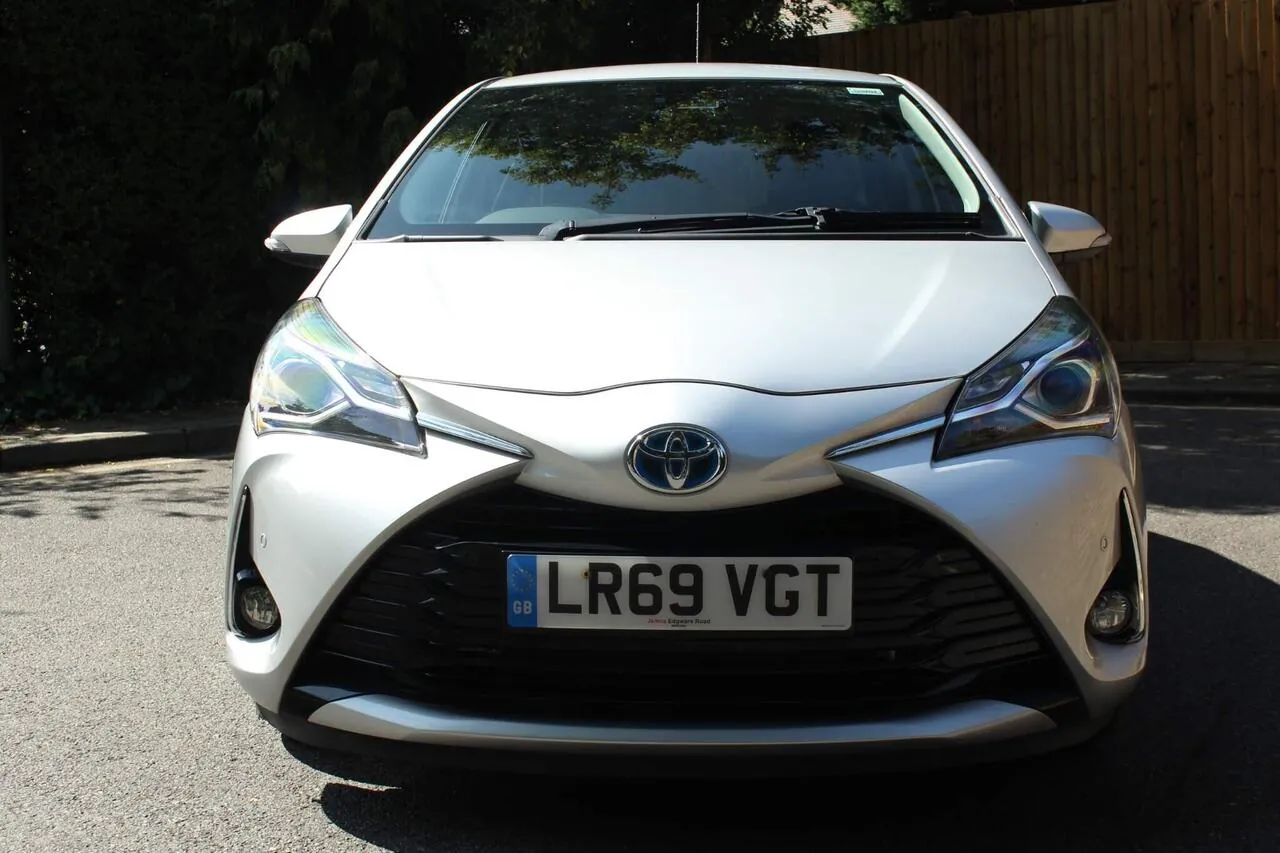 Toyota Yaris 2019 photo 2