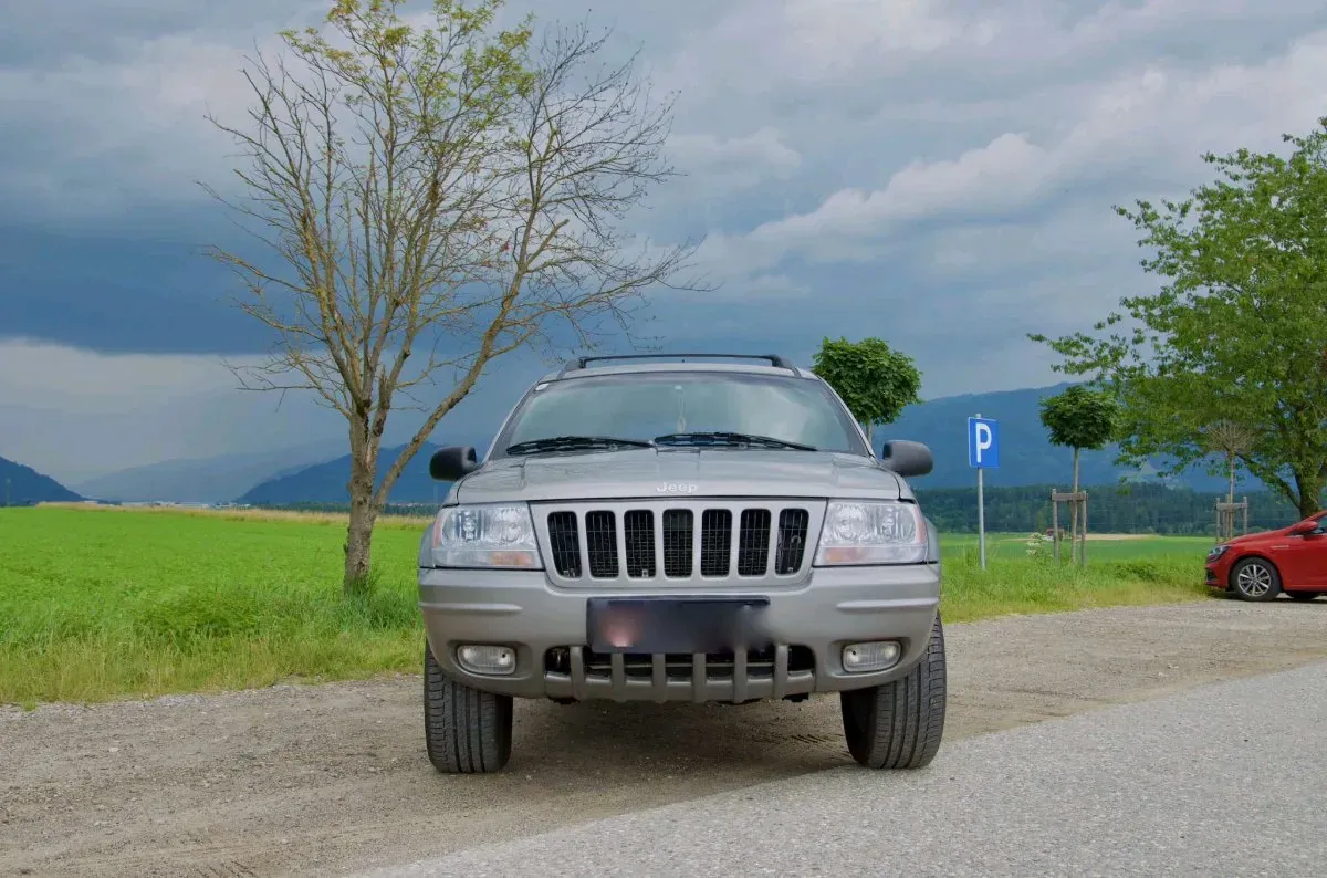 Jeep Grand Cherokee 2000 photo 2