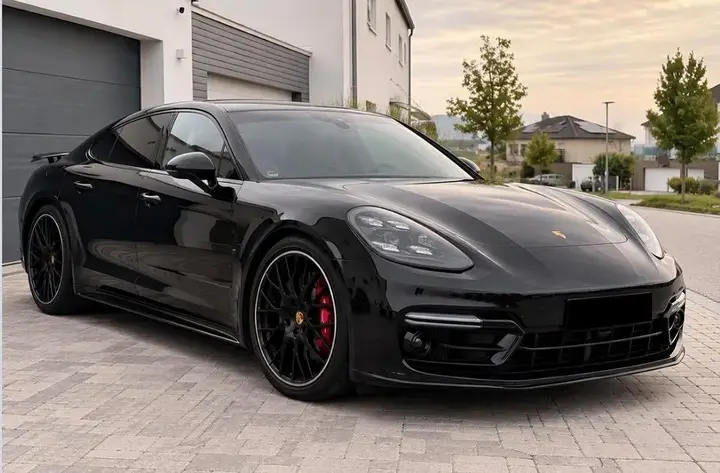 Porsche Panamera Gts