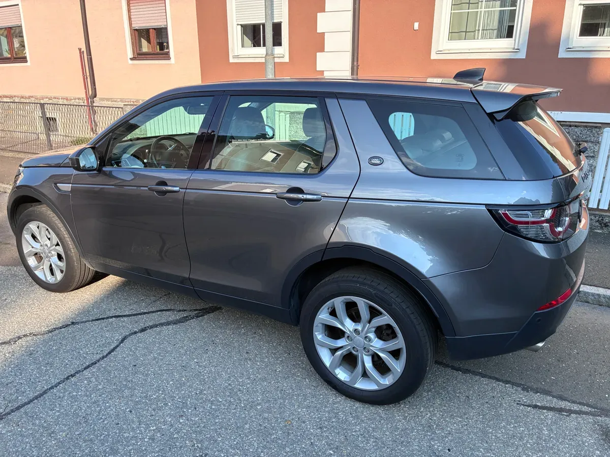Land Rover Discovery Sport 2017 photo 3