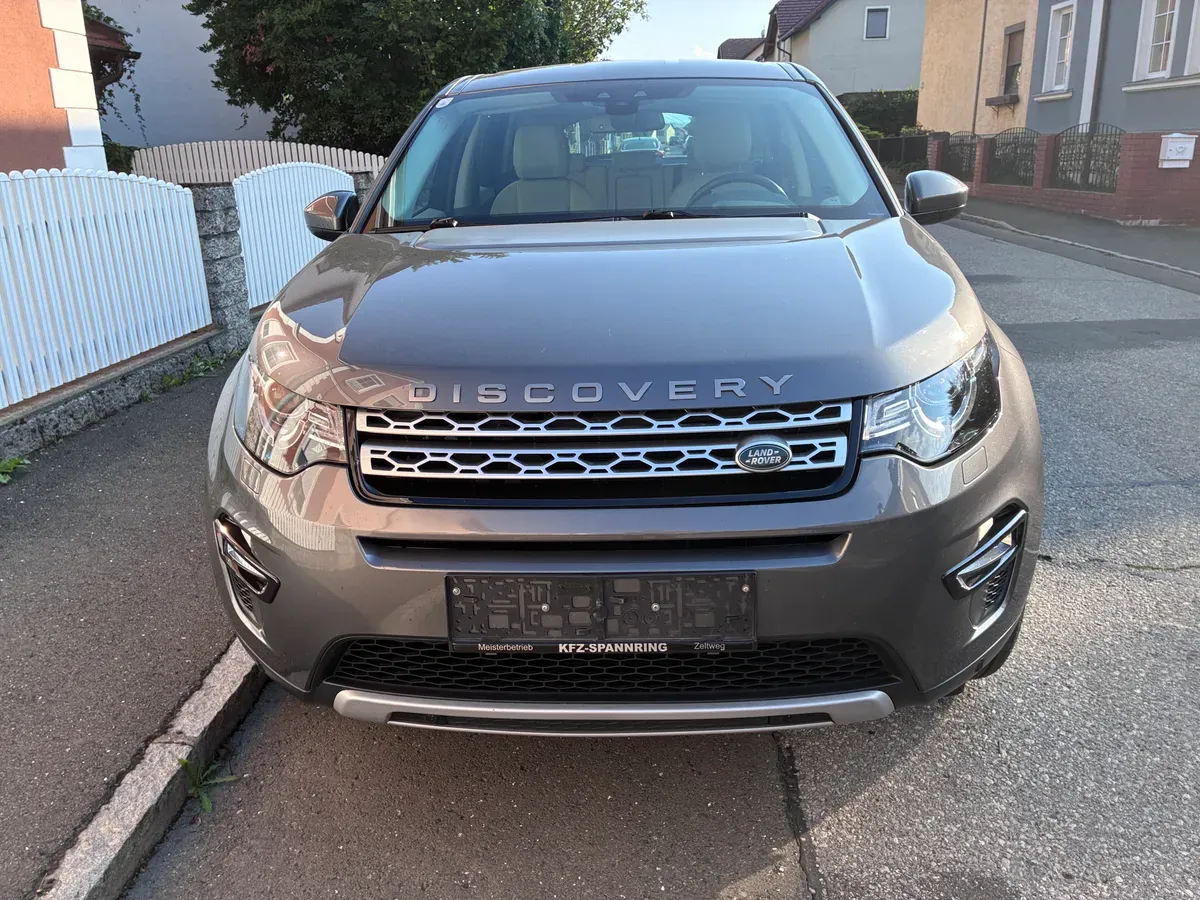 Land Rover Discovery Sport 2017 photo 2