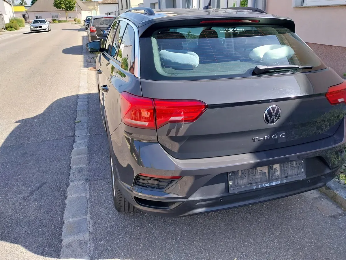 Volkswagen T-Roc 2021 photo 2