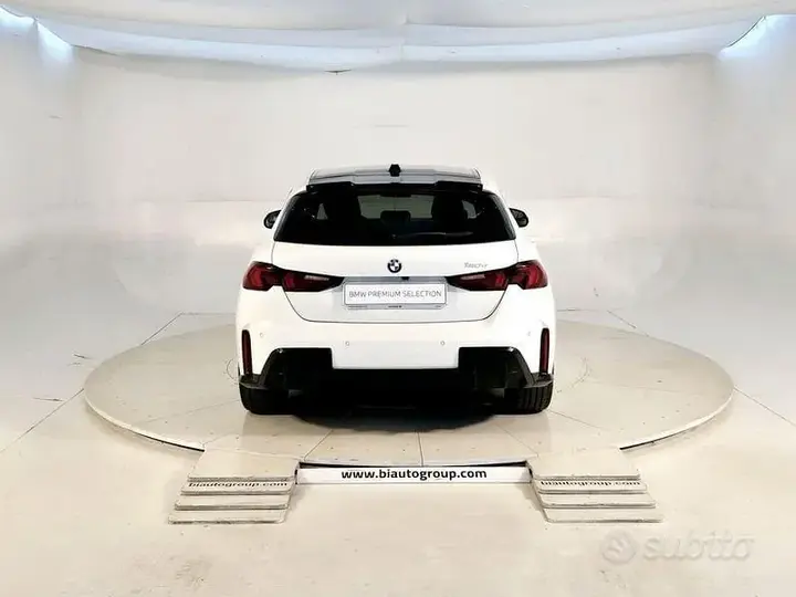 BMW 1 Series 2025 photo 4