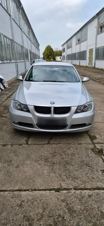 BMW 318I
