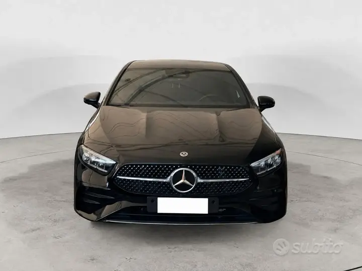 Mercedes-Benz A 180 2023 photo 2