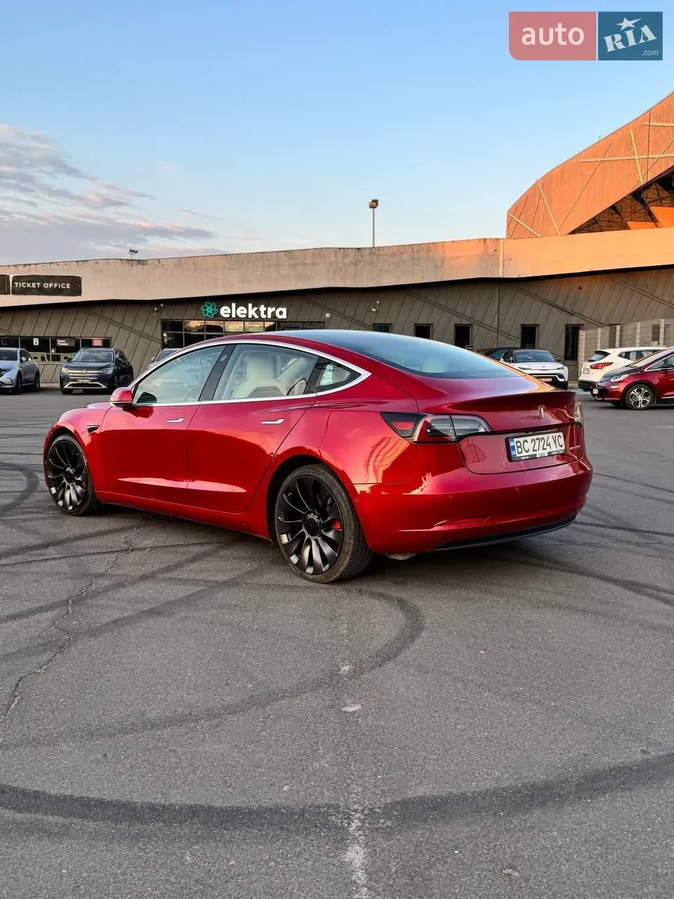 Tesla Model 3 2018 photo 4