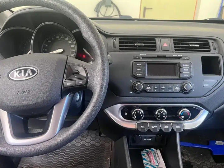 Kia Rio 2012 photo 3