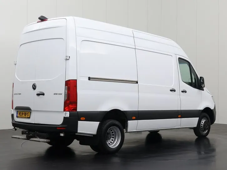 Mercedes-Benz Sprinter 2021 photo 2