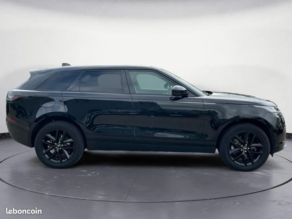 Land Rover Range Rover Velar 2024 photo 2