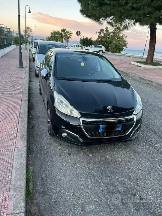 Peugeot 208 2015 photo 4