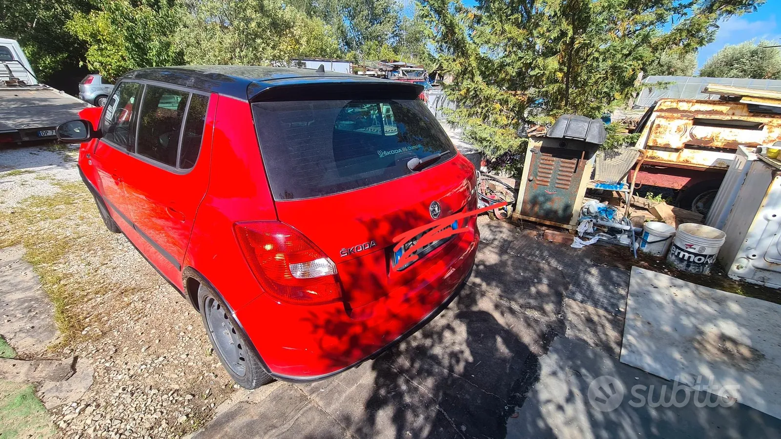 Skoda Fabia 2012 photo 3