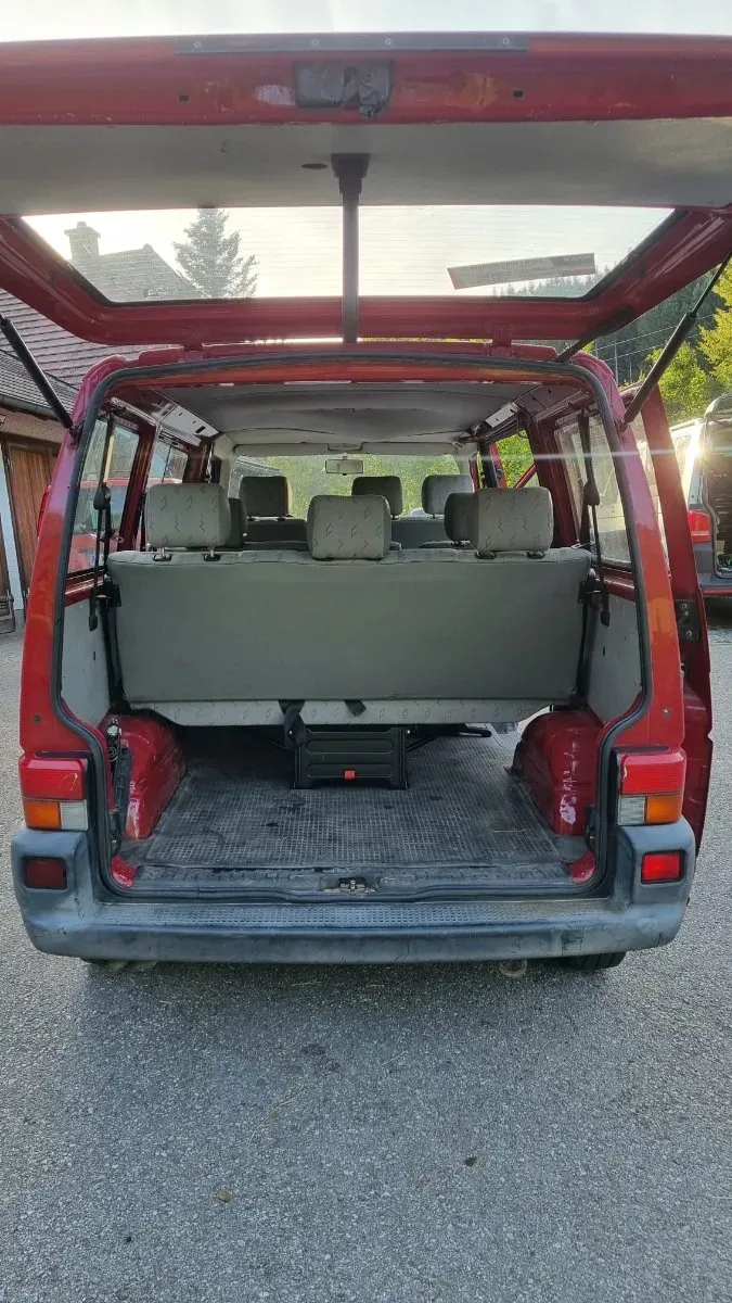Volkswagen T4 1996 photo 3
