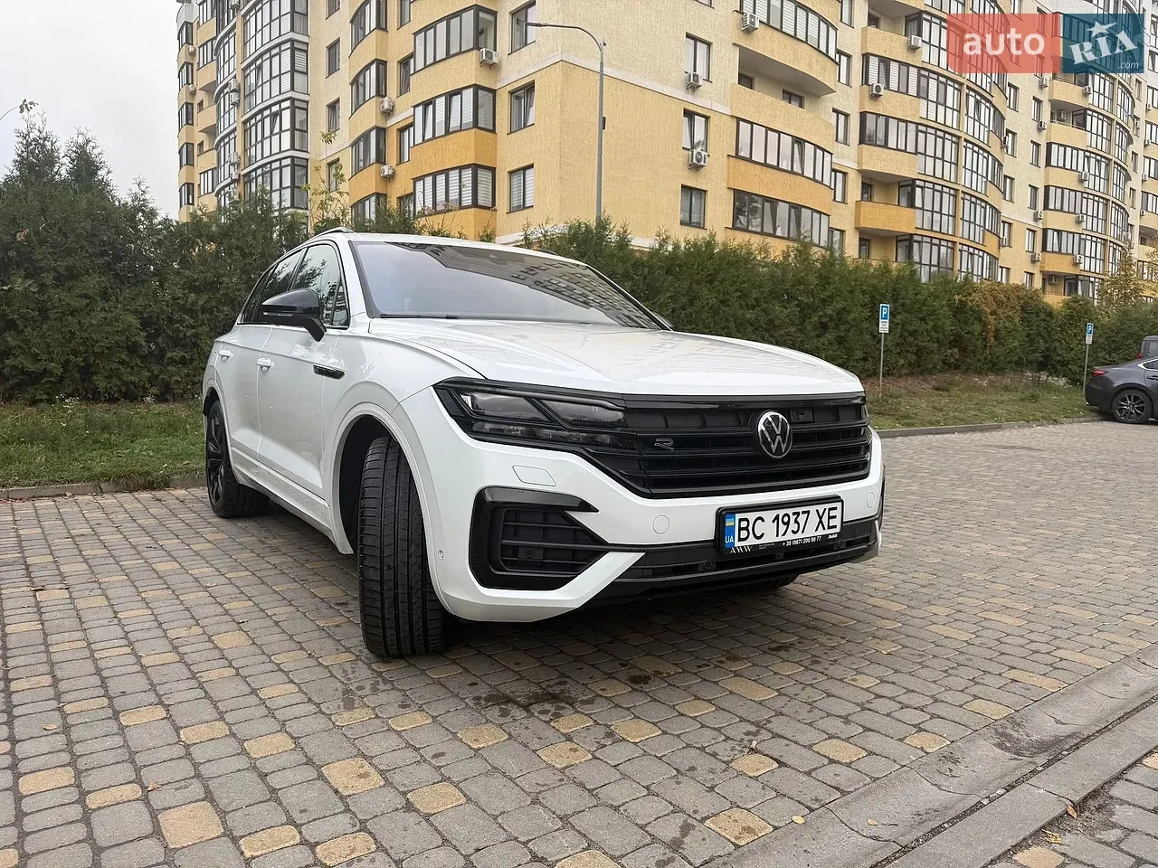 Volkswagen Touareg 2023 photo 2