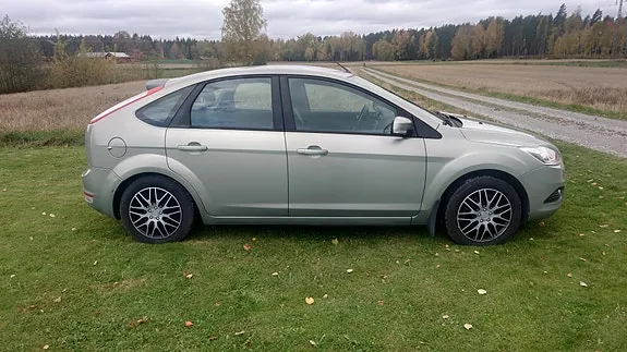 Ford Focus 2011 photo 2
