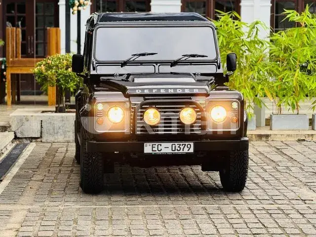 Land Rover Defender 2016 photo 2