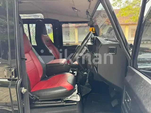Land Rover Defender 2016 photo 5