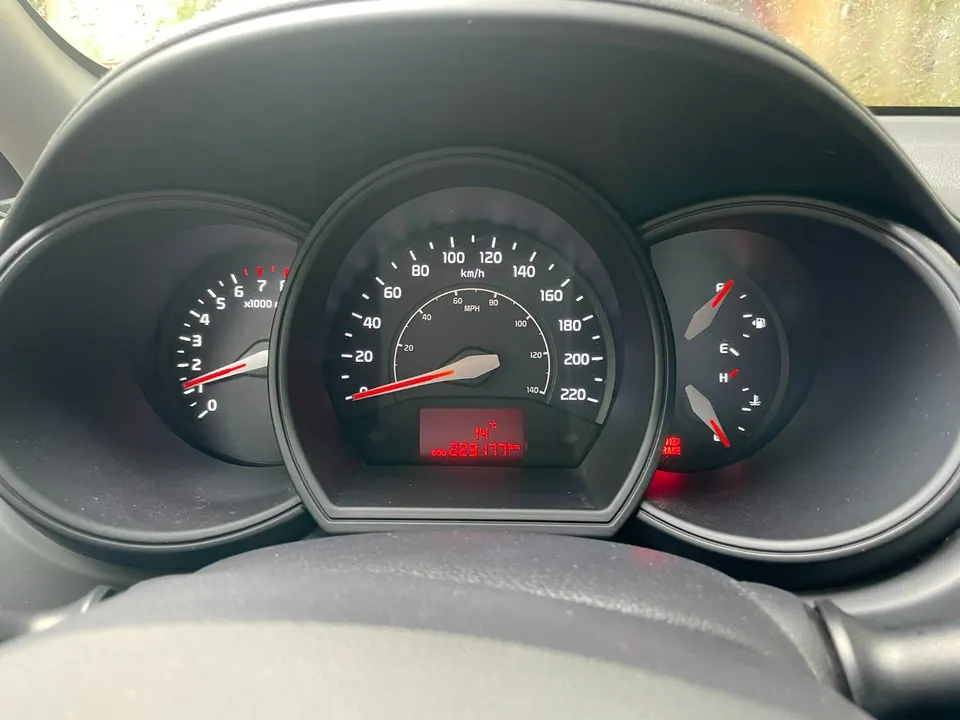 Kia Rio 2014 photo 5