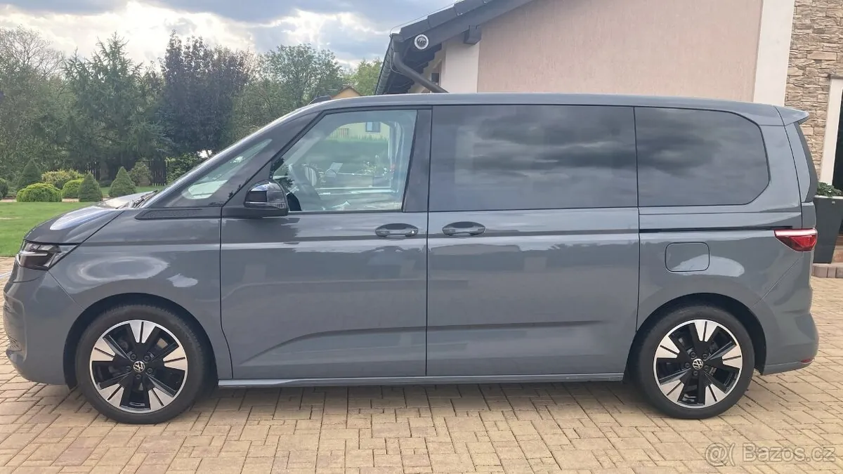 Volkswagen Multivan T7 2023 photo 5