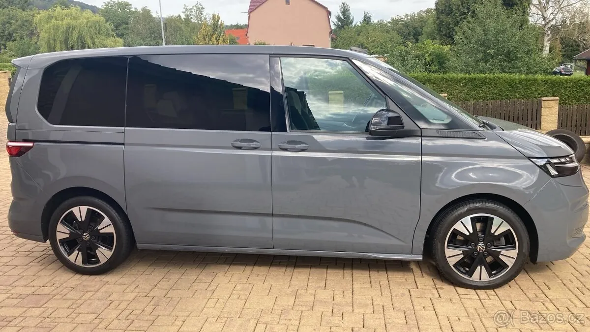 Volkswagen Multivan T7 2023 photo 2