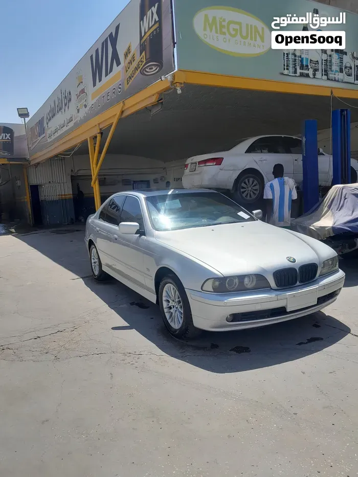 BMW 5 Series 2023 photo 3
