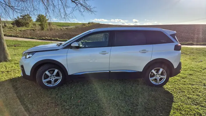 Peugeot 5008 2018 photo 3