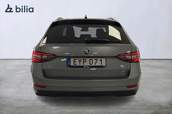 Skoda Superb 2017 photo 5