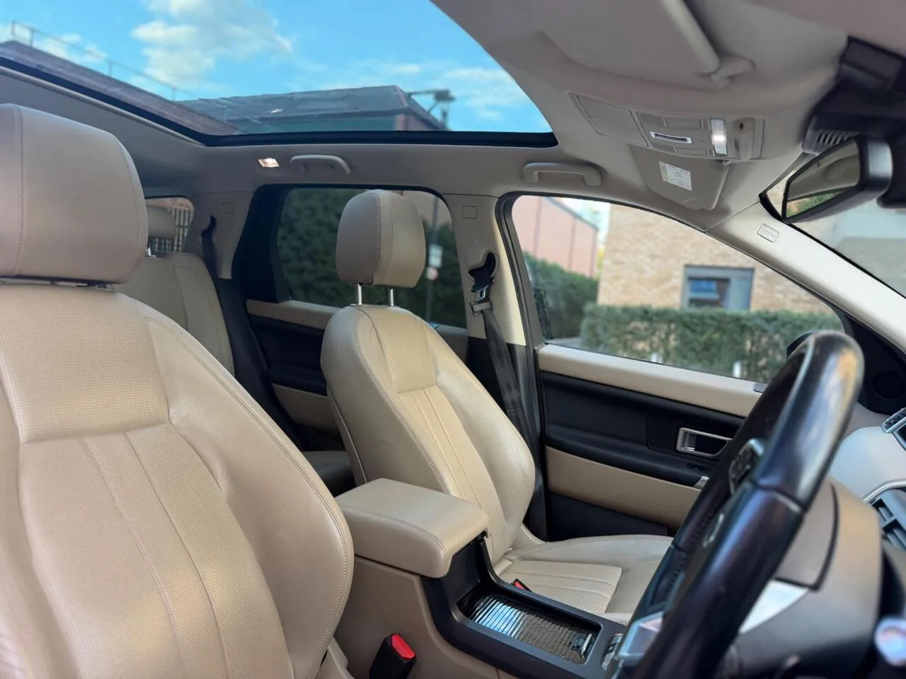 Land Rover Discovery Sport 2016 photo 3