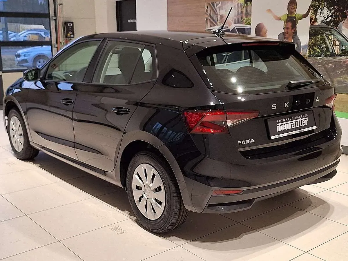Skoda Fabia photo 2