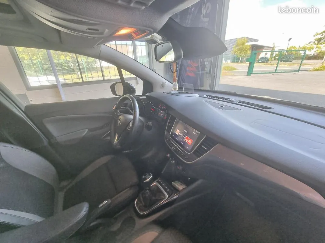 Opel Crossland X 2017 photo 2