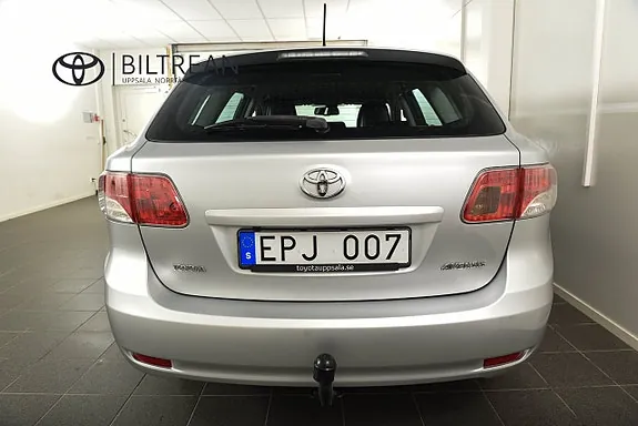 Toyota Avensis 2011 photo 4