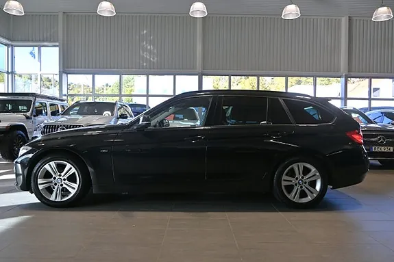 BMW 318D 2015 photo 2
