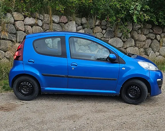 Peugeot 107 2012 photo 2