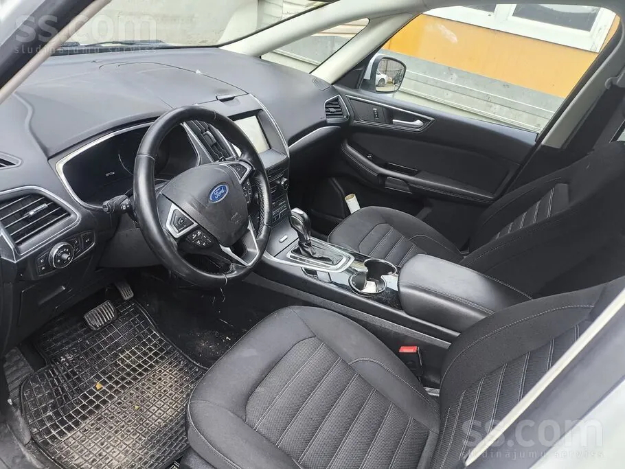 Ford Galaxy 2016 photo 4