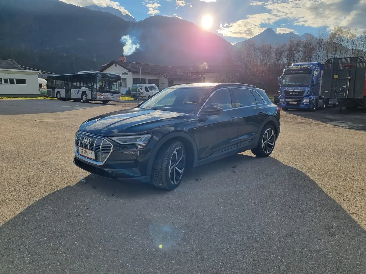 Audi E-Tron 2022 photo 2