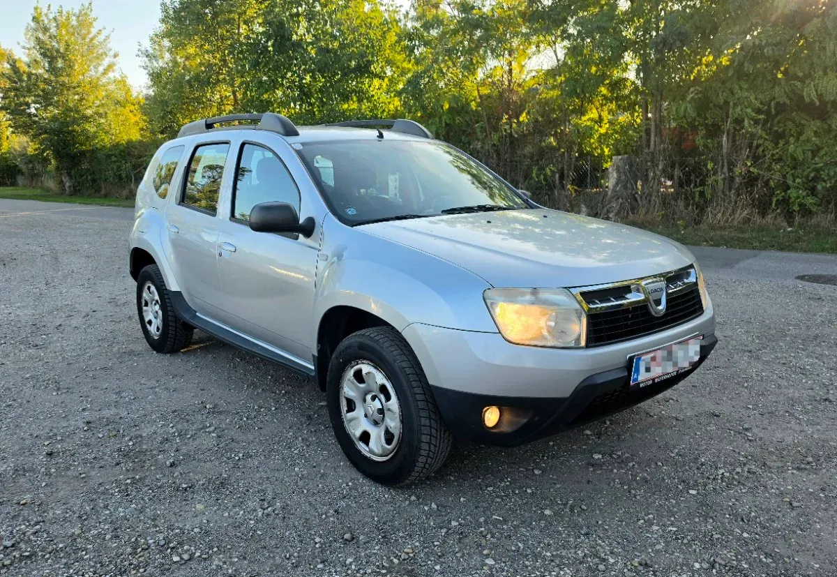 Dacia Duster 2010 photo 2