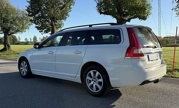 Volvo V70 2014 photo 3