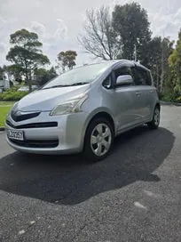Toyota Ractis 2006 photo 4