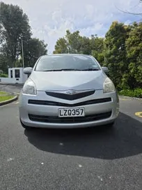 Toyota Ractis 2006 photo 2