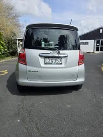 Toyota Ractis 2006 photo 5