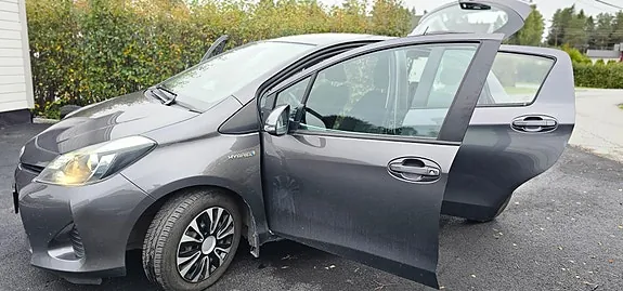 Toyota Yaris 2014 photo 4