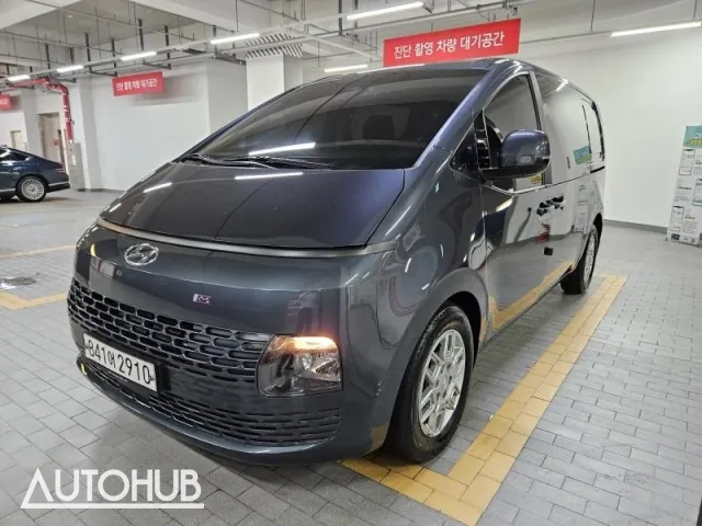 Hyundai Staria 2022 photo 2