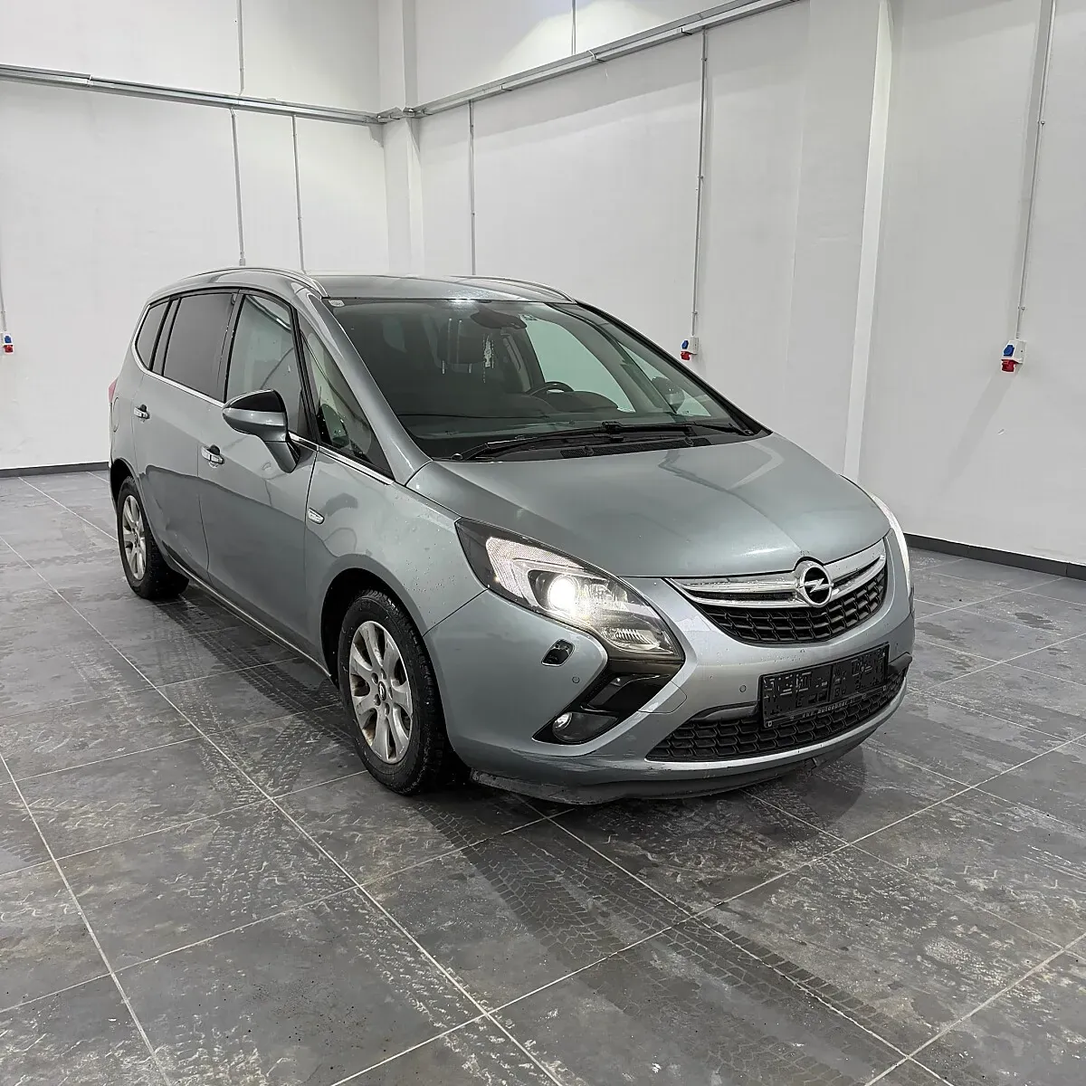Opel Zafira 2012 photo 2