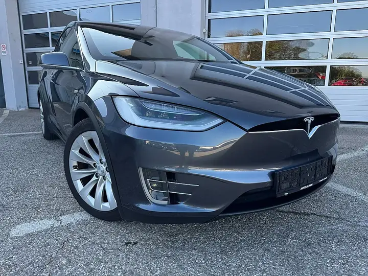 Tesla Model X 2018 photo 3